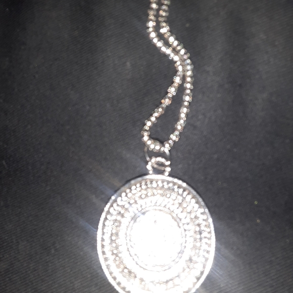 Elise necklace & earrings - Picture 3 of 7